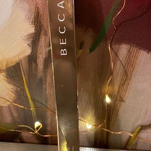 BECCA COSMETIC  /  Lil Definer
